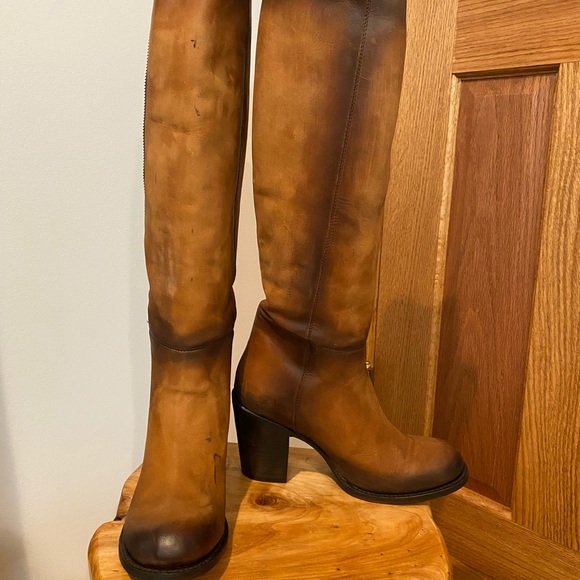 Brand new Free Bird Boots. Never worn. True to size - Picture 4 of 4